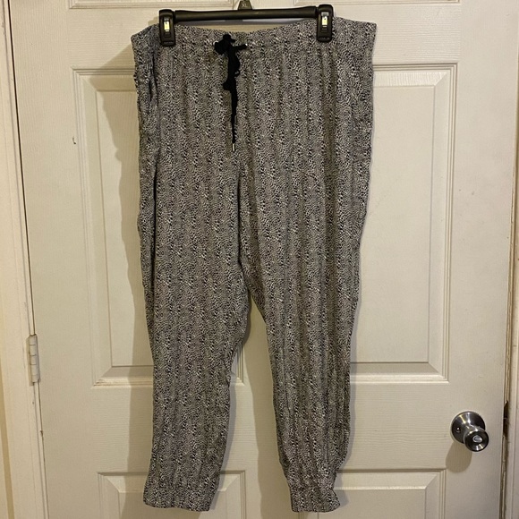 ***3/$30***Rewind EUC Animal Print Slacks Size 2X - Picture 2 of 5